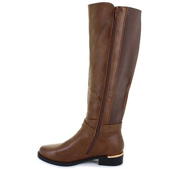 Shoes - GRAB THESE SEXY BOOTS LADIES...